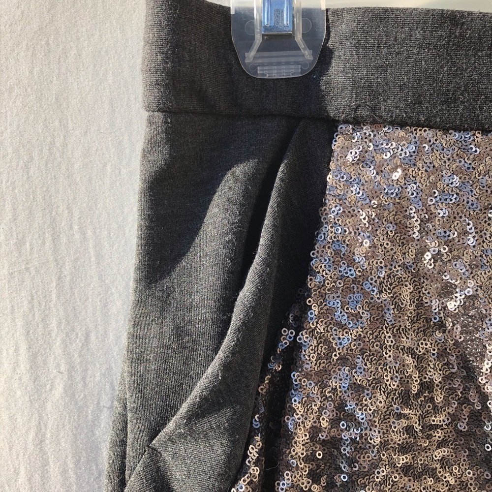 Sequined Skirt on front, sides packets - Picture 5 of 13